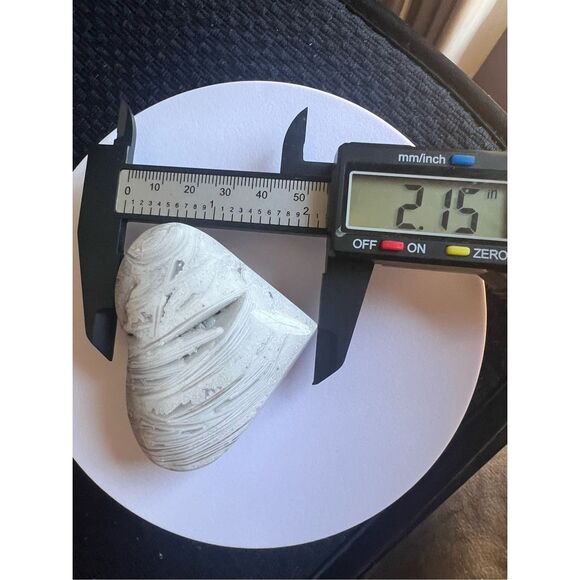 Mexican White Lace Agate Druzy Heart Carving (12) - Picture 10 of 11